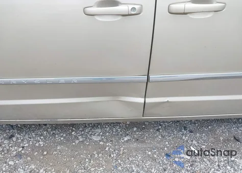 2013 Chrysler Town & Country Touring z USA, uszkodzony, nr VIN 2C4RC1BG6DR631586